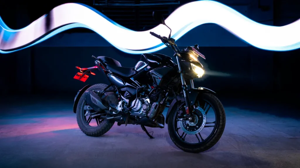 Honda CB125 Hornet vs Hero Xtreme 125R 2025 Comparison