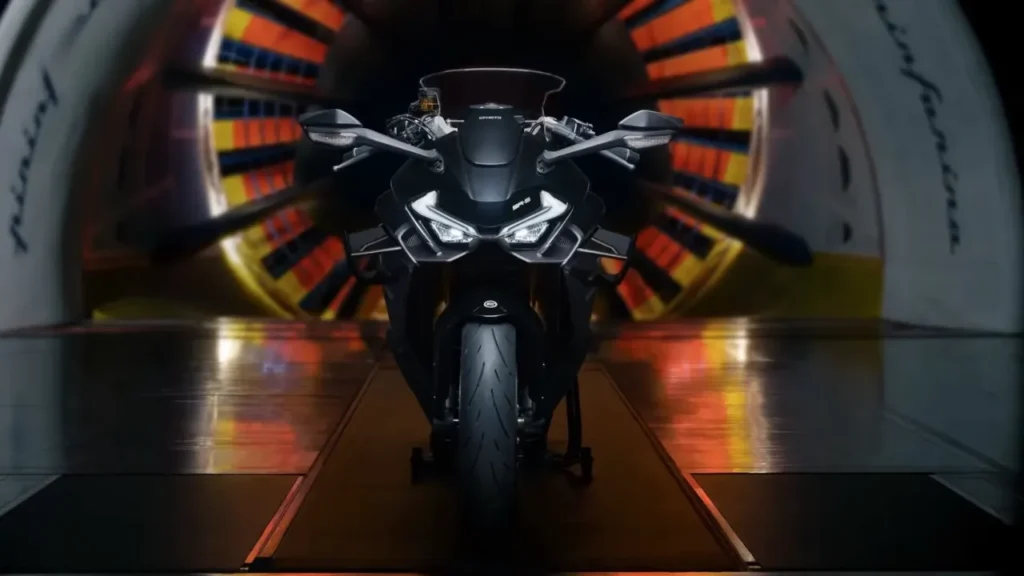 CF Moto 750SR-S High-Tech Inline-Four Sportbike